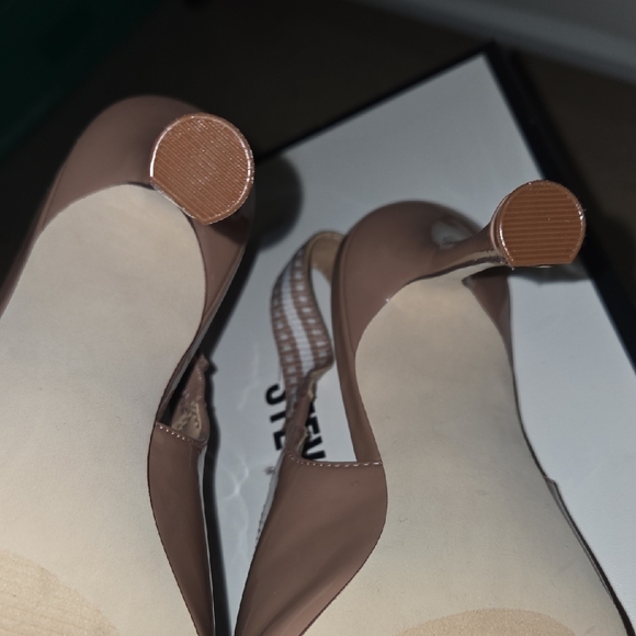 Steve Madden Blush Patent Slingback Heels - Picture 4 of 7